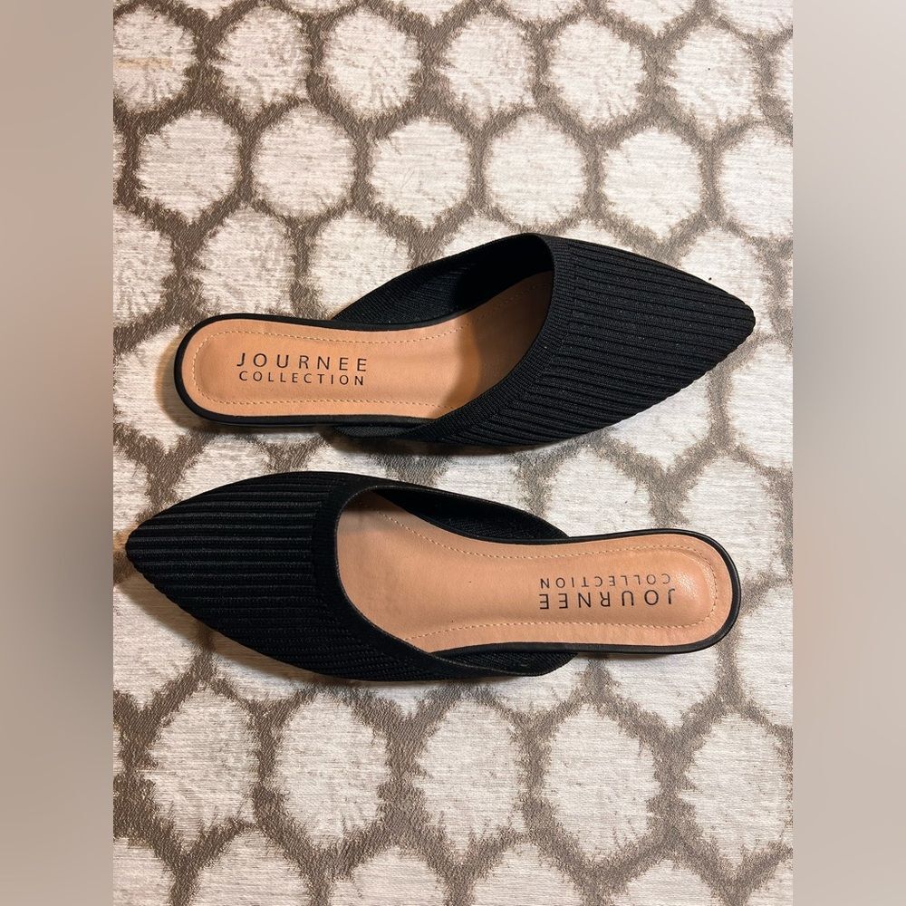 Journee Collection Textured Black Mules 8 Ribbed stretch material - Picture 2 of 11
